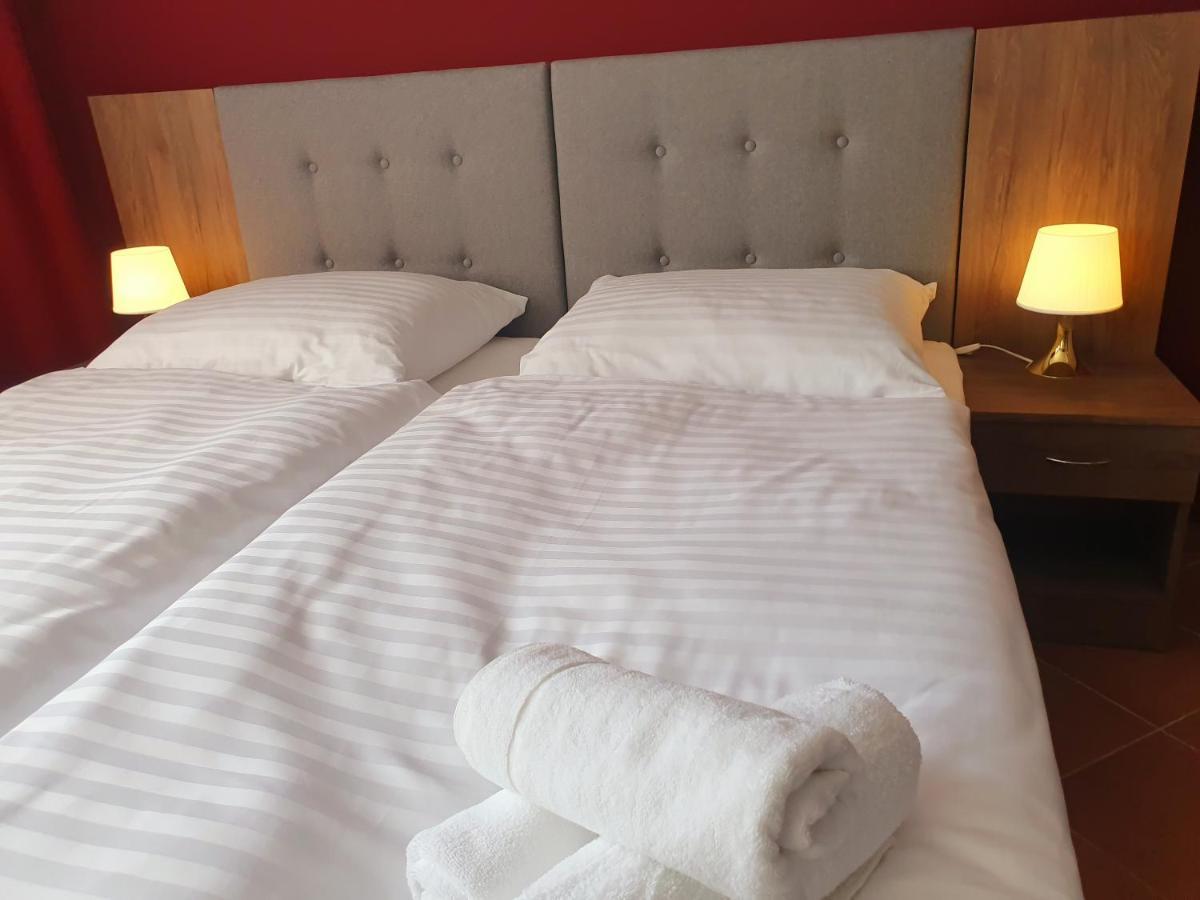 Lux Resort Kraśnik エクステリア 写真