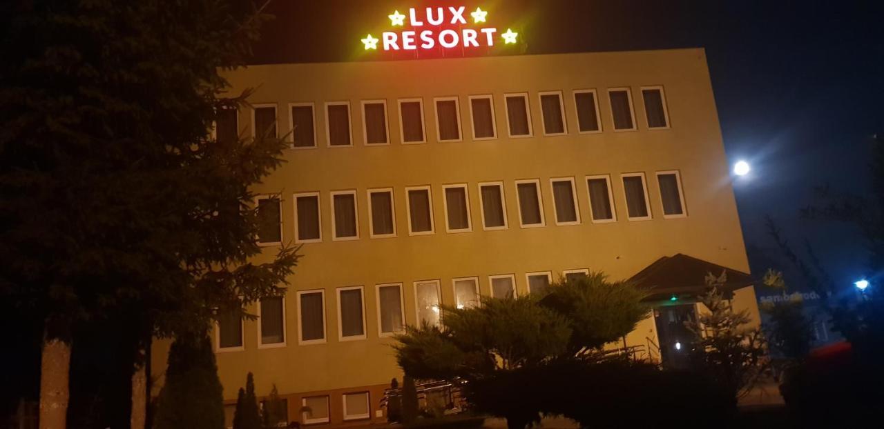 Lux Resort Kraśnik エクステリア 写真