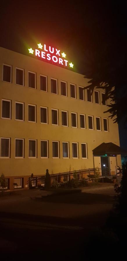 Lux Resort Kraśnik エクステリア 写真
